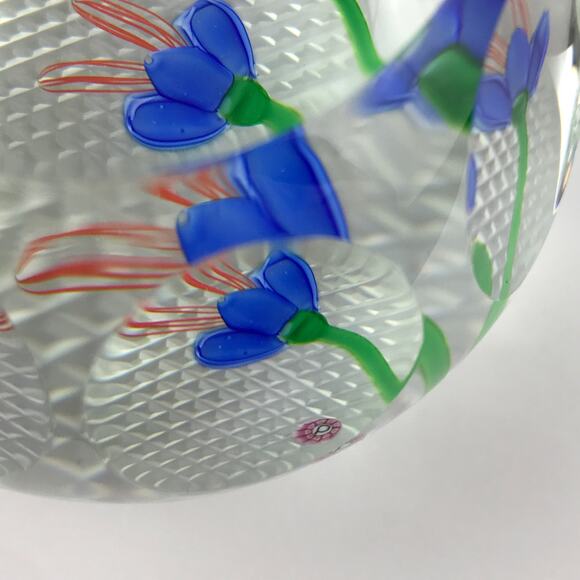 Perthshire 1987D Hummingbird Feeding from Blue Gentians Faceted Paperweight - Picture 7 of 14